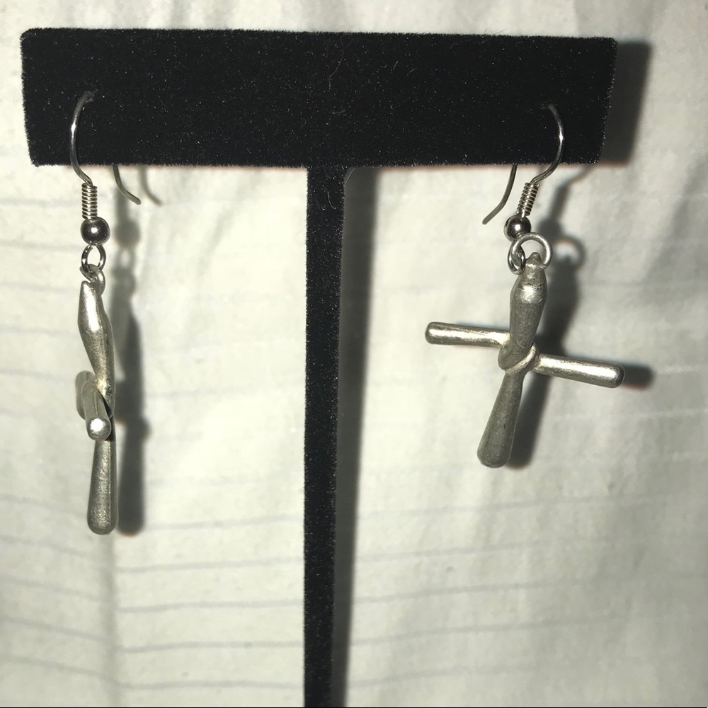 Bundle & Save‼️Vintage90’s Braided Cross Earrings